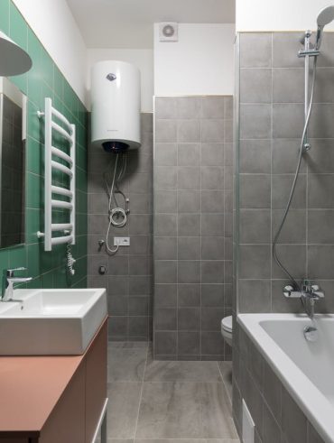 Le carrelage vert est une tendance rafraîchissante pour votre salle de bain