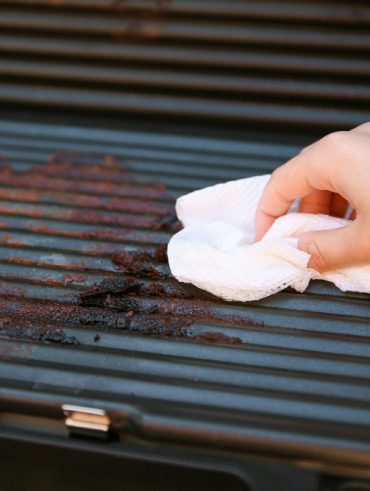 Astuces incontournables pour un nettoyage parfait de la grille de votre barbecue et une cuisson optimale