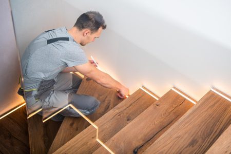 astuces et méthodes efficaces pour Rénover un escalier en bois sans poncer